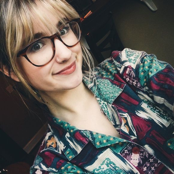 Meet your Posher, Elleana - Picture 1 of 1